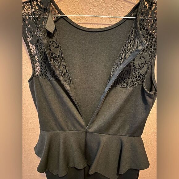 Beautiful black lace one piece dress - Picture 3 of 9